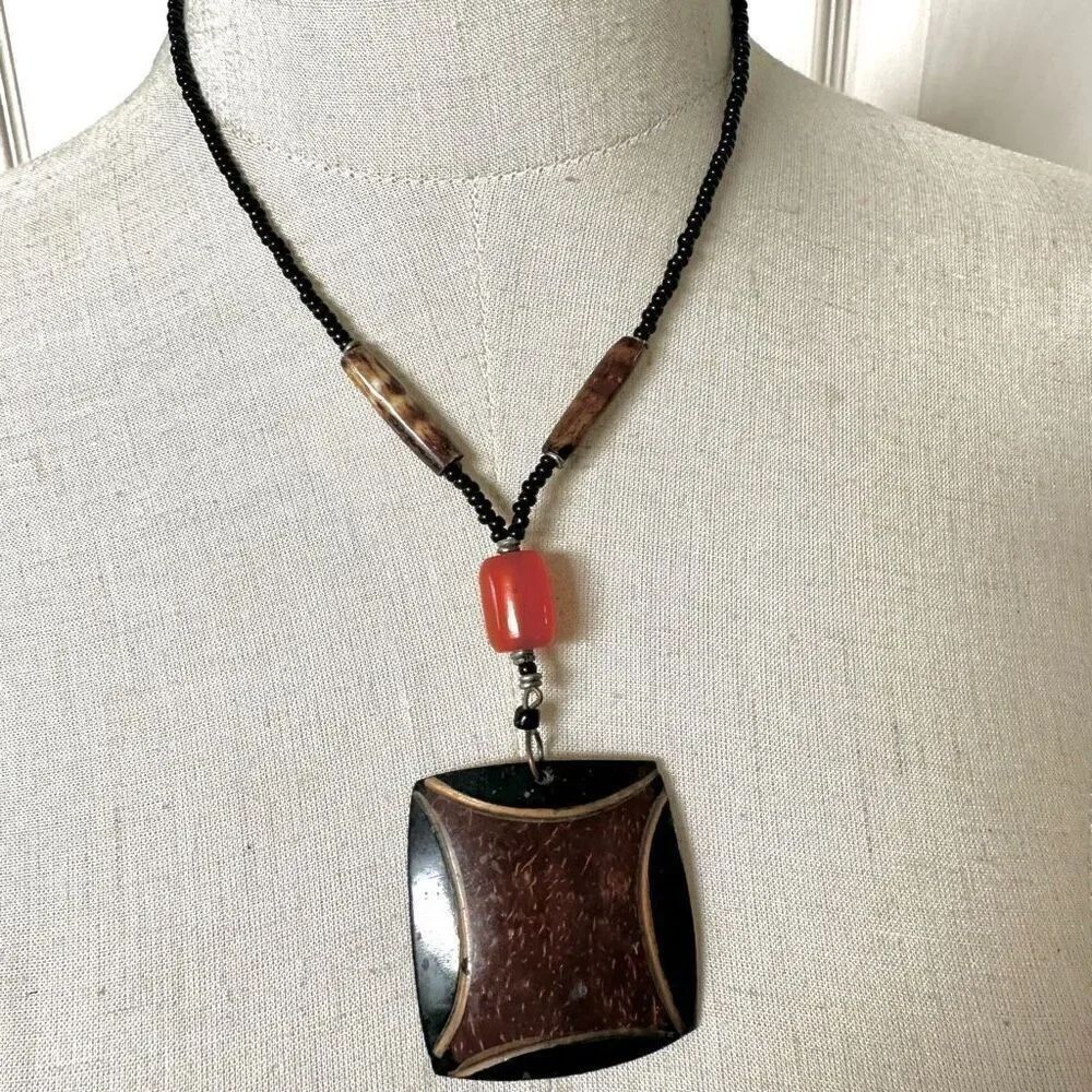 Coconut shell square pendant necklace